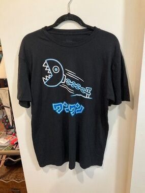 EUC Super Nintendo World Chain Chomp Resort T-Shirt Size Large